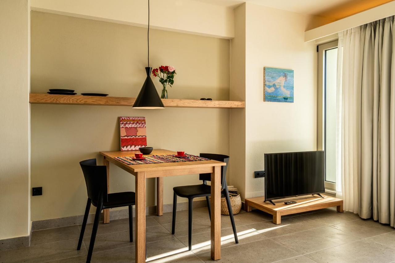 Sii City Luxury Suites 罗希姆诺 外观 照片